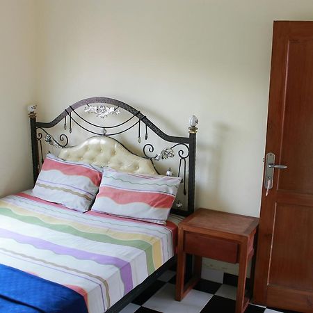 La Javanaise Home Stay Malioboro Джок'якарта Екстер'єр фото