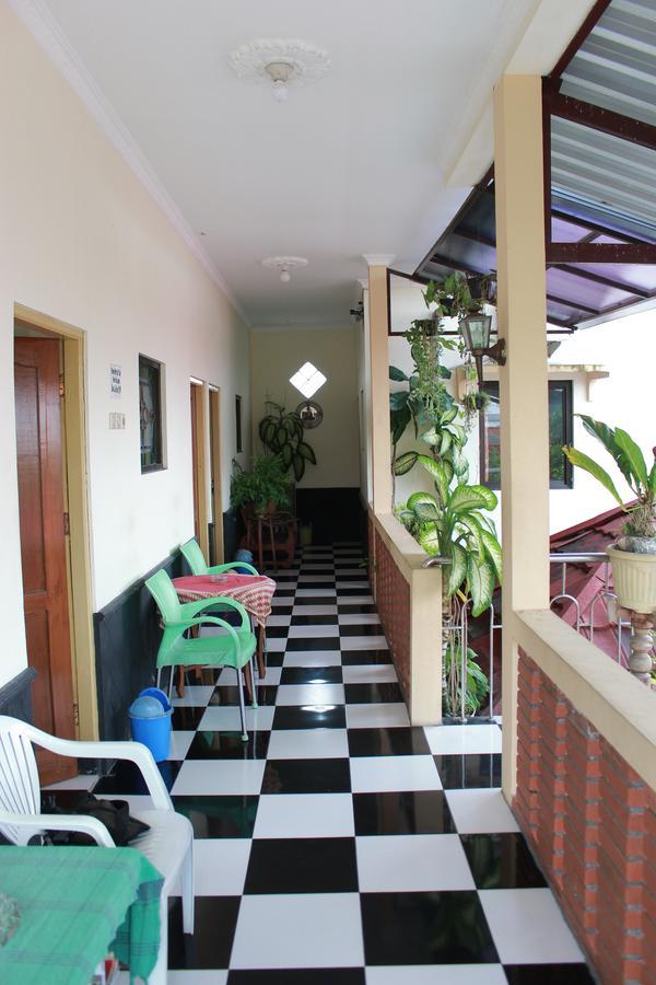 La Javanaise Home Stay Malioboro Джок'якарта Екстер'єр фото