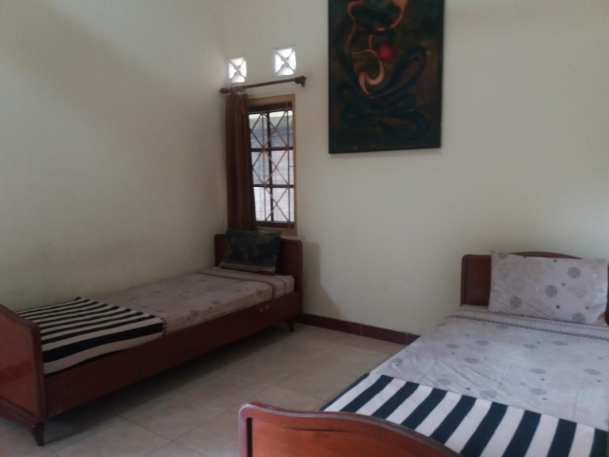 La Javanaise Home Stay Malioboro Джок'якарта Екстер'єр фото