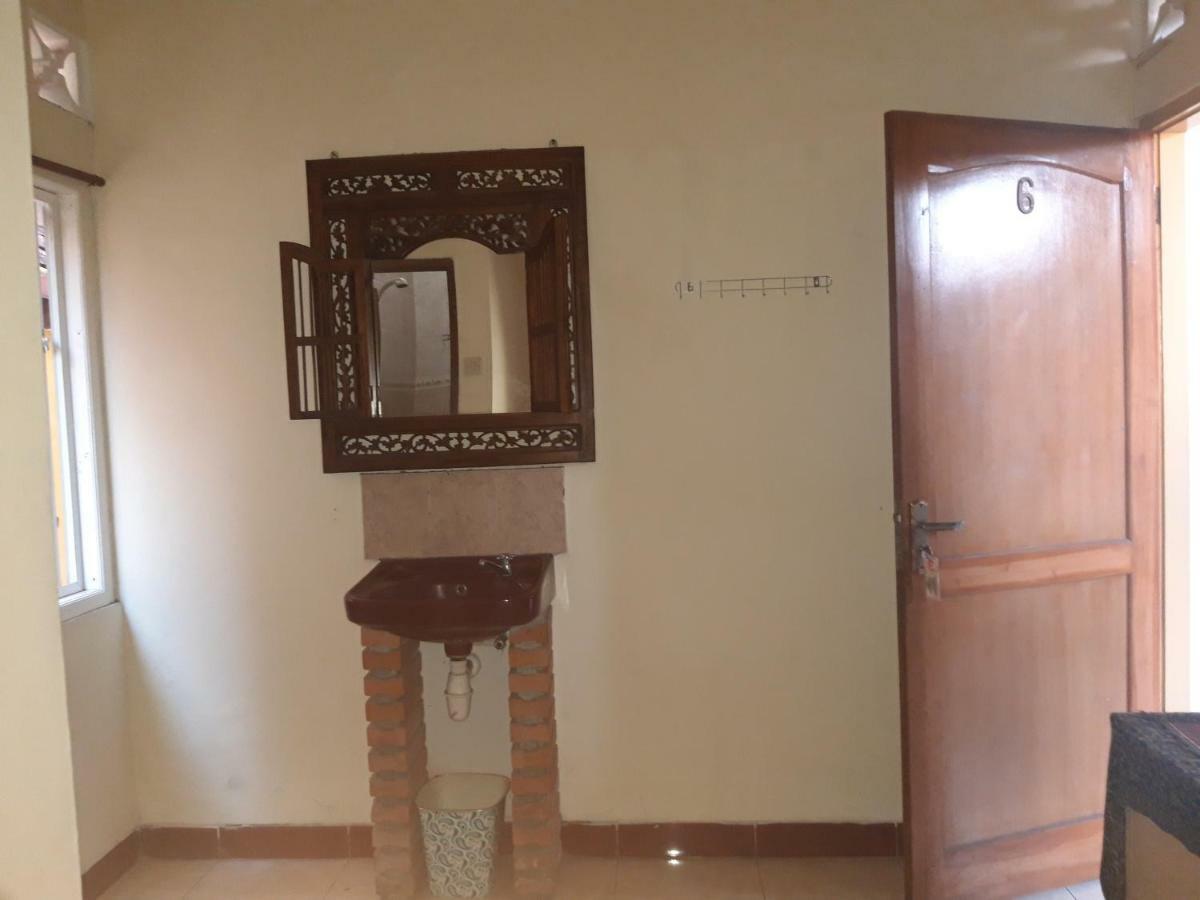 La Javanaise Home Stay Malioboro Джок'якарта Екстер'єр фото