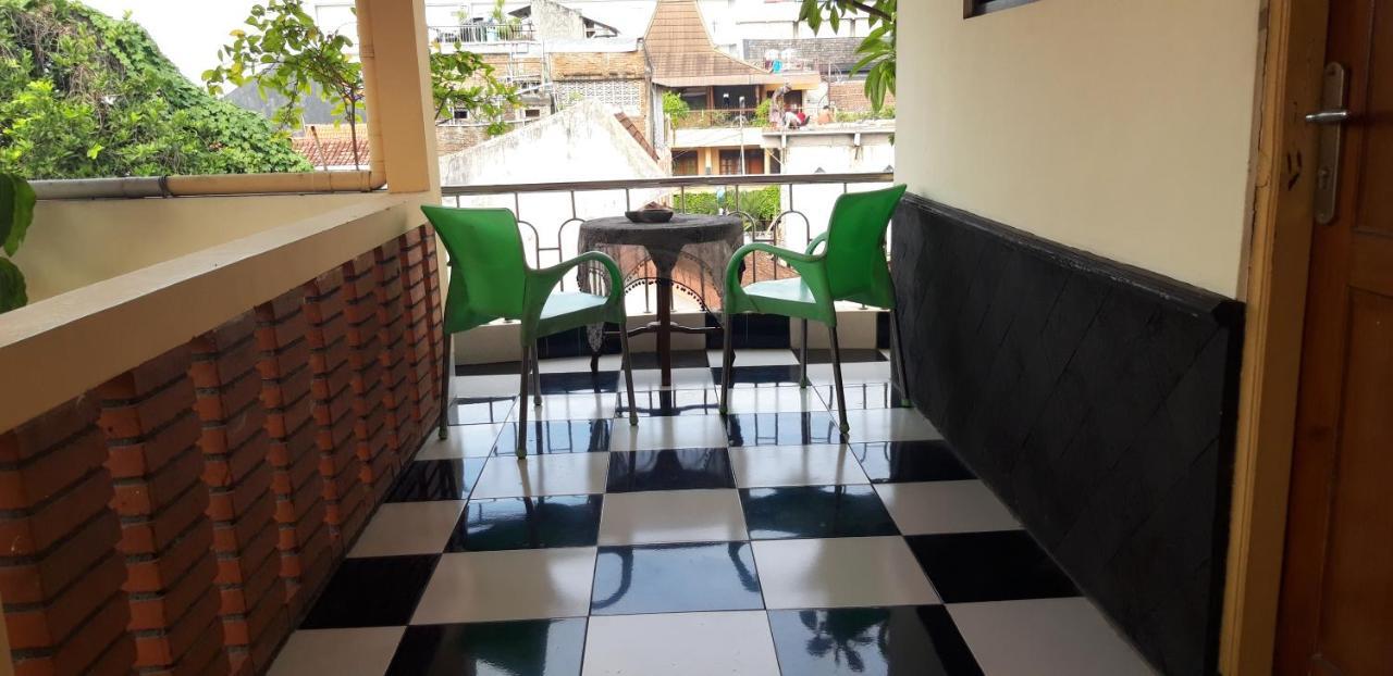 La Javanaise Home Stay Malioboro Джок'якарта Екстер'єр фото